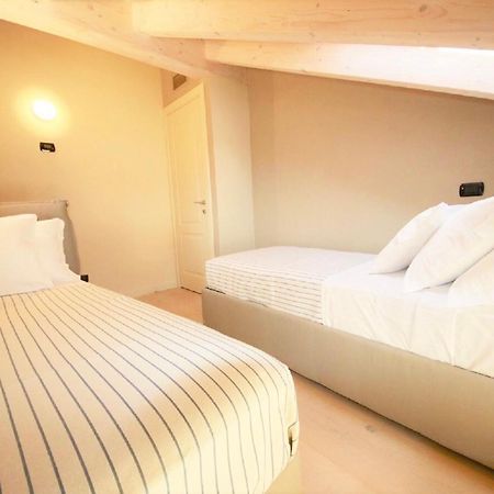 Appartement Liszt Attic By Klabhouse à Bellagio Extérieur photo